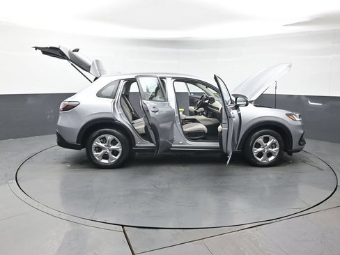 Used 2024 Honda HR-V LX image 50