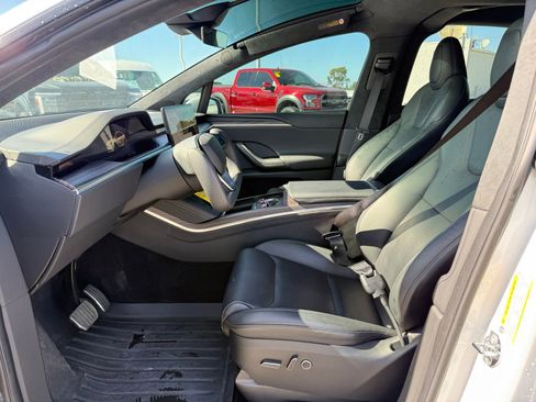 Used 2022 Tesla Model X image 5