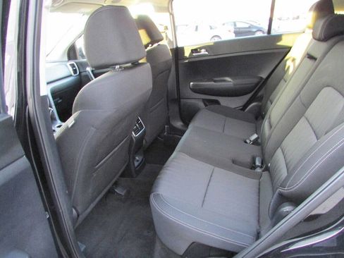 Used 2020 Kia Sportage LX image 5