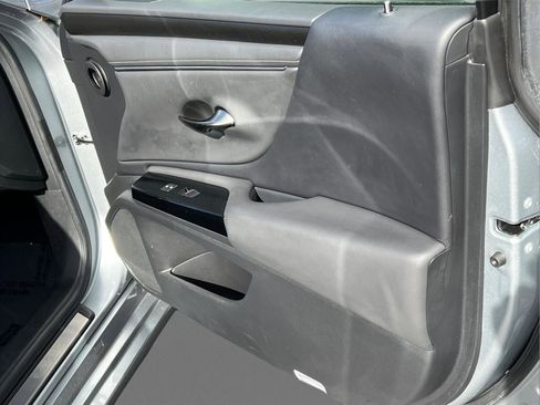 Certified 2022 Lexus ES 300h w/ Premium Package image 15