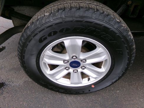 Used 2017 Ford F150 XL w/ Equipment Group 101A Mid image 11