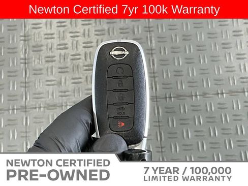 Used 2025 Nissan Rogue SV w/ SV Premium Package FWD image 33