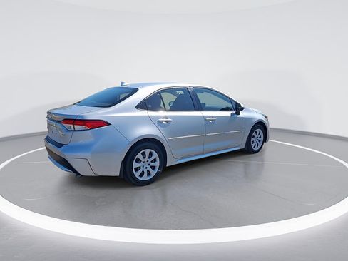 Used 2021 Toyota Corolla LE w/ Carpet Mat Package (TMS) FWD image 9