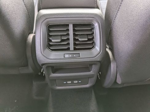 New 2026 Volkswagen Taos SE AWD/4WD image 30