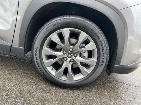 Used 2025 Toyota Grand Highlander FWD image 11