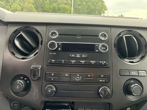 Used 2015 Ford F250 XL w/ Power Equipment Group AWD/4WD image 20