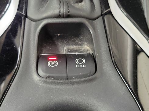 Used 2020 Toyota Corolla XLE image 31