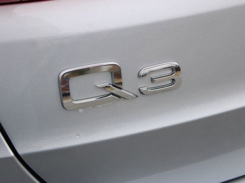 Used 2022 Audi Q3 2.0T Premium w/ Convenience Package image 54