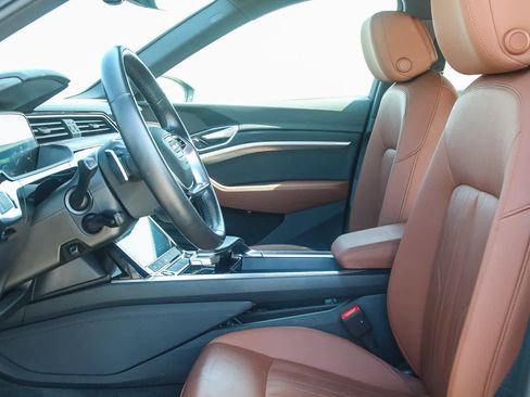 Used 2022 Audi e-tron Premium image 17