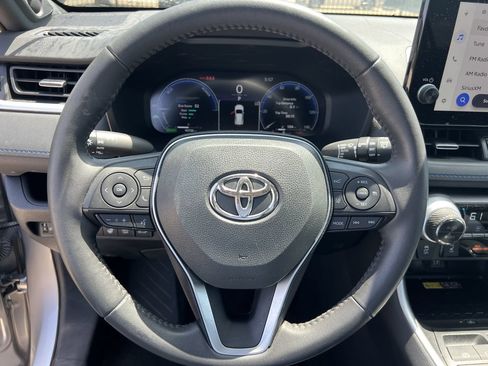 Used 2023 Toyota RAV4 XSE AWD/4WD image 7