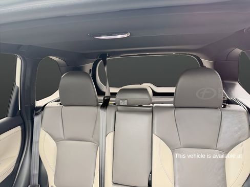 Used 2025 Subaru Forester Limited image 10