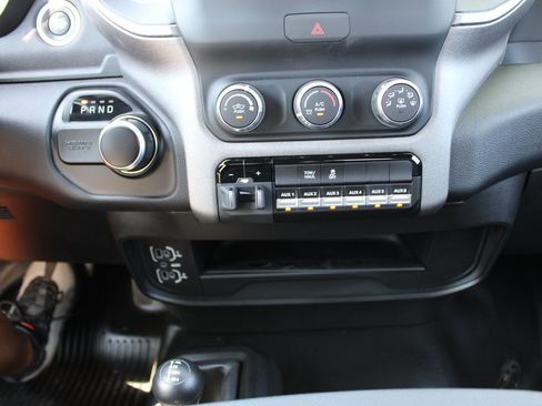 Used 2024 RAM 2500 Tradesman w/ Chrome Appearance Group AWD/4WD image 24