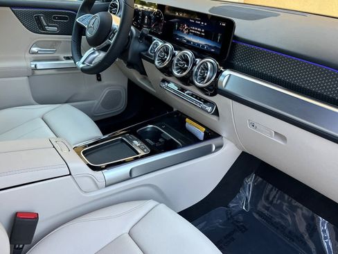 New 2025 Mercedes-Benz GLB 250 image 15