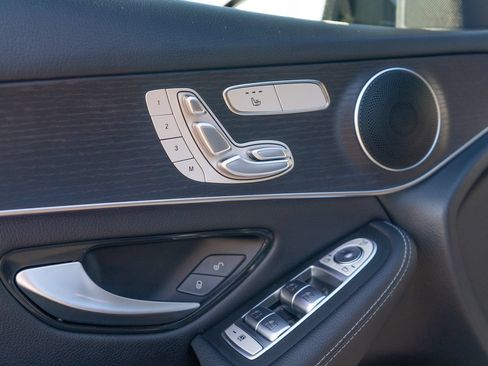 Used 2022 Mercedes-Benz GLC 300 image 30