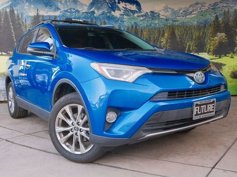 Used 2018 Toyota RAV4 Limited image 3