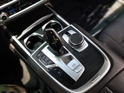 Used 2019 BMW 740i w/ M Sport Package RWD image 43