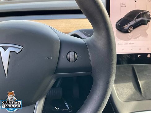 Used 2024 Tesla Model Y Long Range AWD/4WD image 49