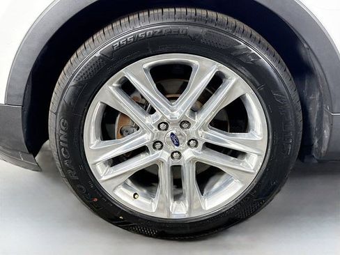 Used 2017 Ford Explorer XLT w/ Equipment Group 202A FWD image 42