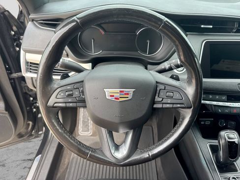 Used 2019 Cadillac XT4 Premium Luxury w/ Cold Weather Package FWD image 28
