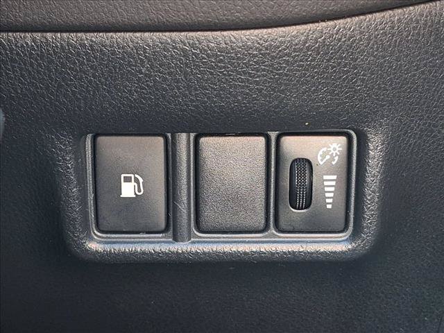 Used 2021 Toyota C-HR XLE FWD image 24