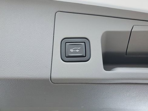 Certified 2023 Cadillac XT5 Premium Luxury w/ LPO, Floor Liner Package image 51