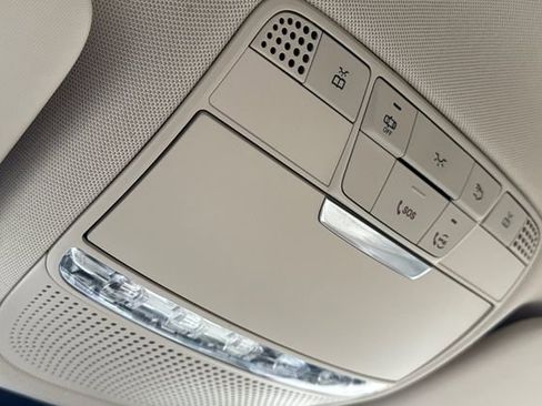 Used 2022 Mercedes-Benz GLC 300 image 24