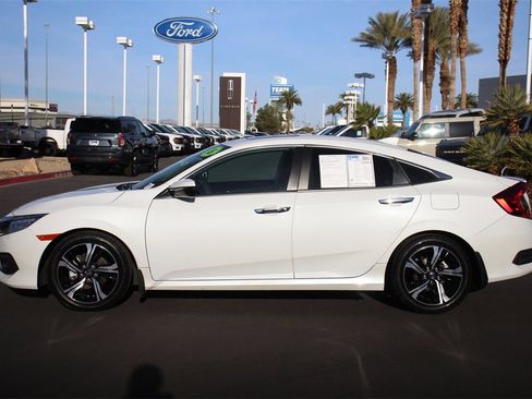 Used 2016 Honda Civic Touring image 4