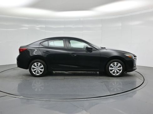 Used 2018 MAZDA MAZDA3 Sport image 21
