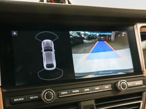 Used 2021 Porsche Macan S image 31