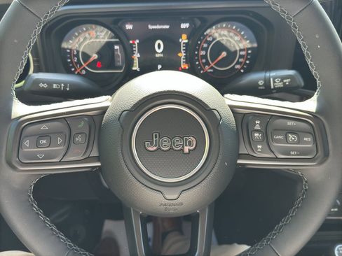 New 2025 Jeep Gladiator Sport image 12