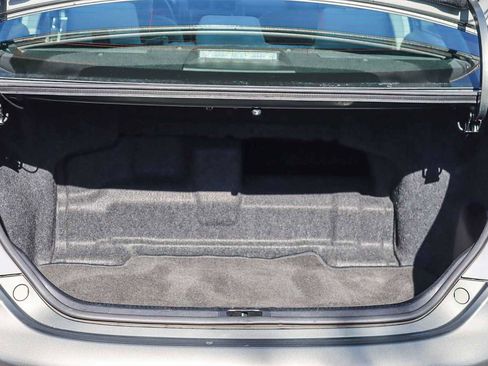 Used 2014 Toyota Camry XLE image 25