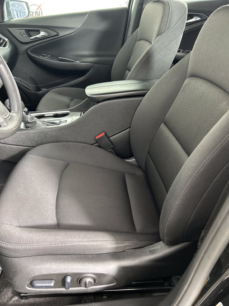 Used 2025 Chevrolet Malibu LT FWD image 12