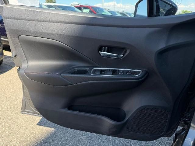 New 2025 Nissan Versa SR w/ Trunk Package FWD image 18