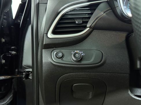 Used 2020 Chevrolet Trax LS FWD image 18