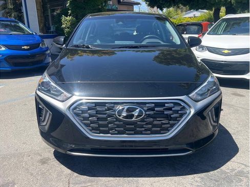 Used 2022 Hyundai Ioniq SE FWD image 13