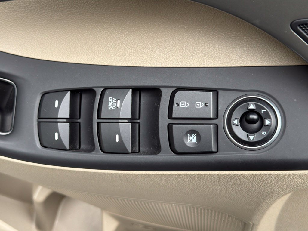 Used 2016 Hyundai Elantra SE FWD image 17