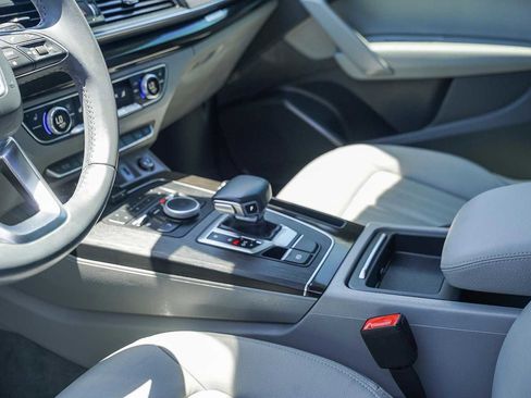 Used 2019 Audi Q5 Premium w/ Convenience Package image 16