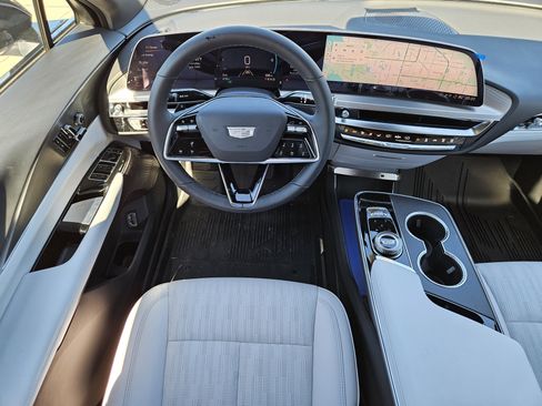 New 2025 Cadillac Lyriq Luxury image 16