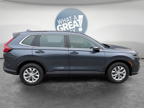 Used 2023 Honda CR-V LX image 2