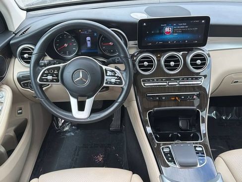 Used 2022 Mercedes-Benz GLC 300 image 23