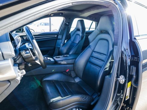 Certified 2019 Porsche Panamera GTS image 5