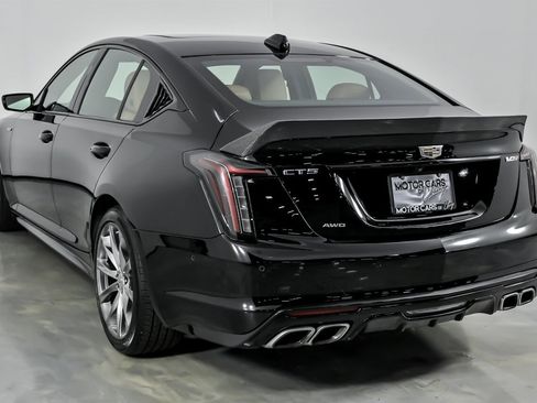 Used 2021 Cadillac CT5 V w/ Platinum Package image 10