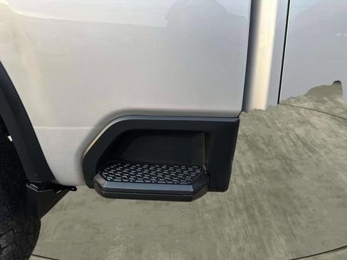 Used 2022 Chevrolet Silverado 2500 Custom w/ Custom Convenience Package image 36