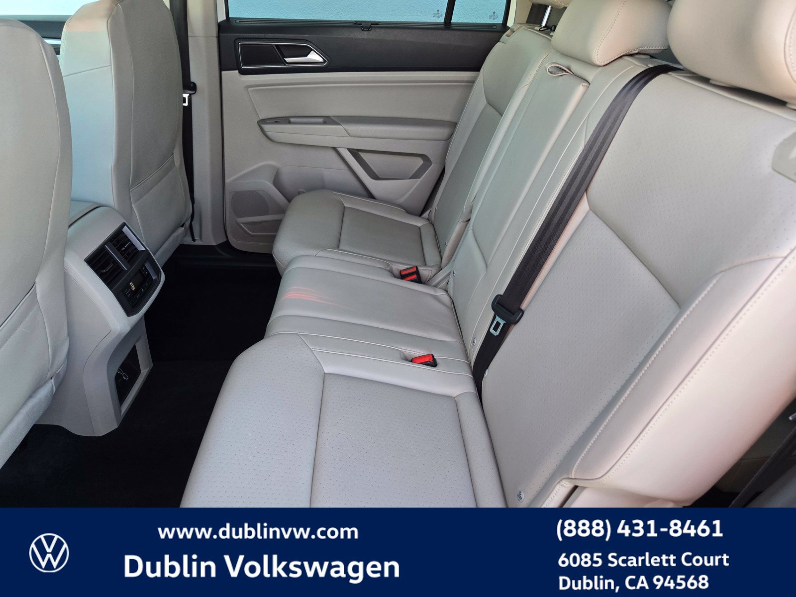 Used 2018 Volkswagen Atlas SE w/ R-Line Package AWD/4WD image 10