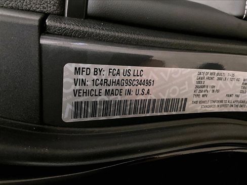Used 2025 Jeep Grand Cherokee Laredo X w/ Luxury Tech Group I AWD/4WD image 32