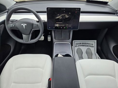Used 2023 Tesla Model Y Performance AWD/4WD image 12