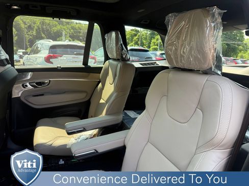 New 2026 Volvo XC90 T8 Ultra w/ Lounge Package AWD/4WD image 14