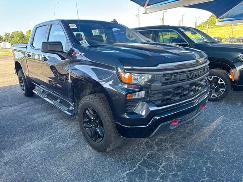 Used 2023 Chevrolet Silverado 1500 Custom Trail Boss AWD/4WD image 1