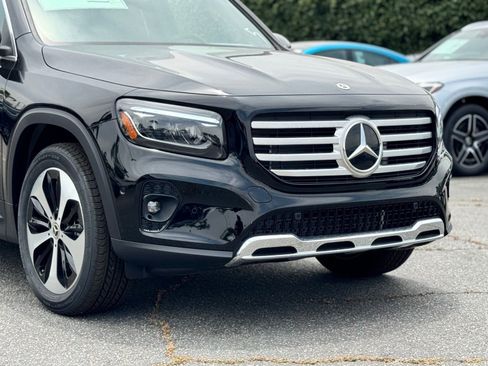 New 2025 Mercedes-Benz GLB 250 image 3