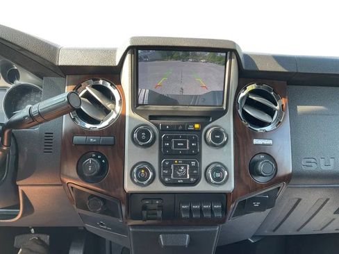 Used 2014 Ford F250 Lariat w/ Lariat Interior Package AWD/4WD image 31